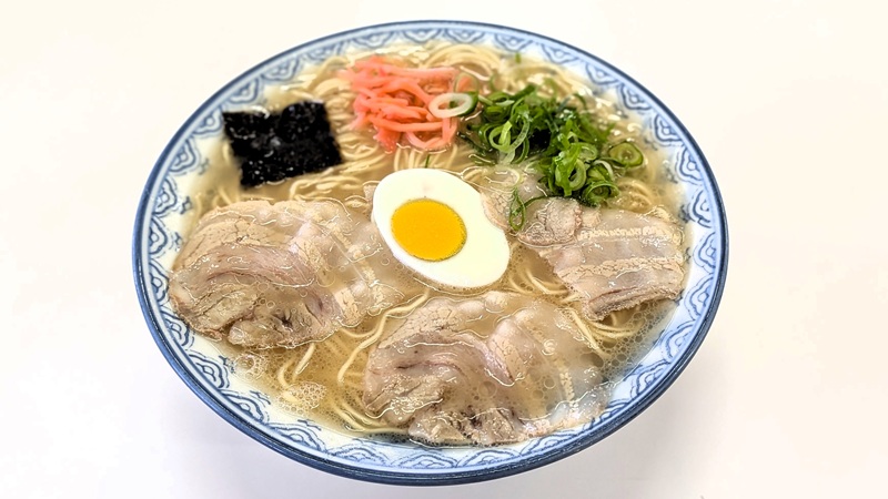 丸好食堂のラーメン